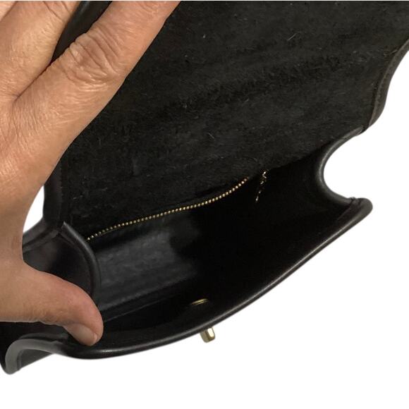 vintage Coach Regina black leather bag (style 9983) brass hardware - Picture 6 of 7